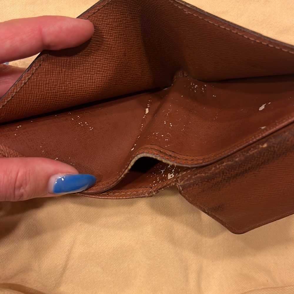 Authentic Louis Vuitton wallet 🪪 - Picture 8 of 11